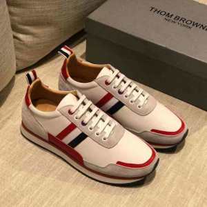 202020秋冬トレンドファッション トムブラウン THOM BROWNE 最新秋冬トレンドをチェック ランニングシューズ 秋冬流行りファション