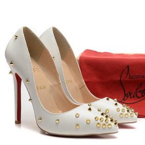 最安値に挑戦2020 Christian Louboutinクリスチャンルブタン とんがりトウ ハイヒール