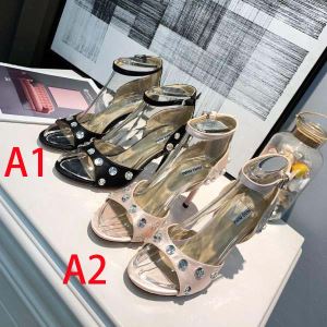 流行ファッション 大人の可愛さを引き立て ミュウミュウ MIUMIU サンダル 2色可選