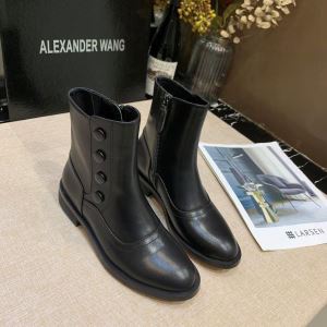 2020秋断然ブランド推し レザーブーツ 秋冬コーデと相性がいい アレキサンダーワン ALEXANDER WANG おしゃれなファッションコーデ