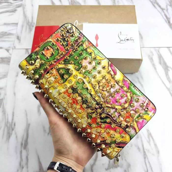 2020秋冬 人気激売れクリスチャンルブタン Christian Louboutin 財布