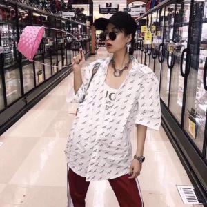 シーズンの人気 高級感が好評です バレンシアガ BALENCIAGA シャツ 2色可選