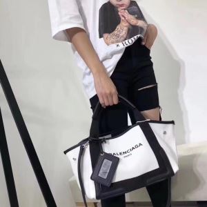 レディースバッグ 今なお素敵なアイテムだ
