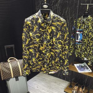 ヴェルサーチVERSACE 2020年春夏のトレンドアイテム 長袖 ロンTロングTロングTシャツ 夏のフレッシュな気分に