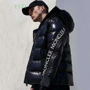 世代でも取り入れやすいカジュアルコーデ MONCLER モンクレール 3色可選 2020AW ダウンジャケット 絶対おさえるべきカラーと最新