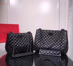 個性的なモデル トートバッグ 多色可選 ヴァレンティノ VALENTINO 目前の注目ブランド