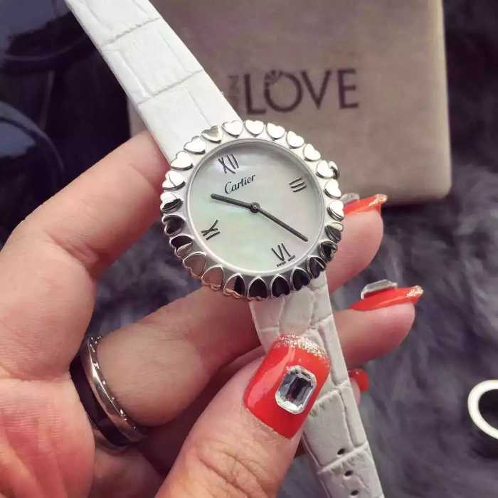 プレゼントに2020カルティエCARTIER スイスムーブメント 格安　女性用腕時計 多色選択可