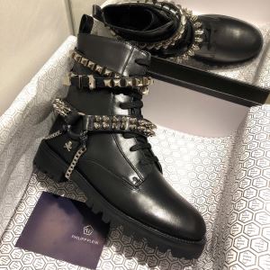 2020秋に注目したい フィリッププレイン一番おしゃれ秋冬トレンド PHILIPP PLEIN レザーブーツ 秋ファションのトレンド