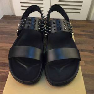 Christian Louboutin フラットシューズ SALE開催 2020 クリスチャンルブタン