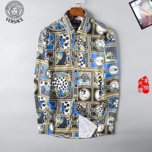 大人っぽく着こなし シャツ ヴェルサーチ 2020SSのトレンド商品VERSACE 春夏らしい爽やかさ