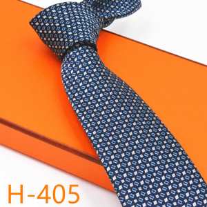 気になる2020年秋のファッション エルメス HERMES ネクタイ お洒落で秋冬注目トレンド