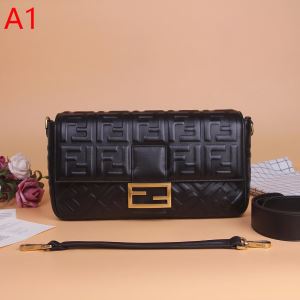 着回し力も抜群です フェンディ FENDI 《2020年》今、注目のストリート レディースバッグ 多色選択可 素敵なスタイルで夏の定番