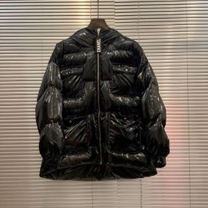 202020秋冬取り入れやすい CHANEL シャネル ダウンジャケット おしゃれなファッションコーデ