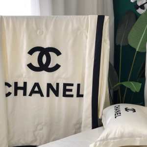 シャネル CHANEL 2020春夏人気トレンドアイテム ブランケット アウトドアやオフィスでの活躍も期待できる