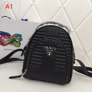 ファッション 春夏シンプルファッションでOK プラダ PRADA リュック 4色可選