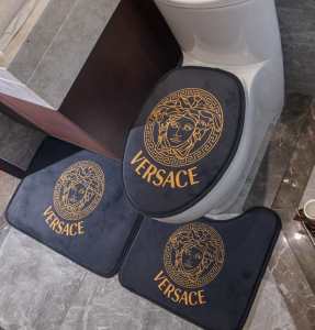 ヴェルサーチVERSACE 2020年春夏シーズンの人気 ラグカーペット 寒い冬でも足元からぽかぽか 心地よい手触り