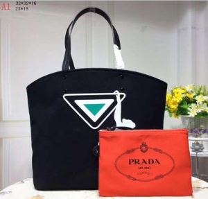 今季爆発的な人気 稀少入手困難 3色可選 トートバッグ 注目美品 PRADA プラダ