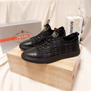 機能性が良くブランド新品 ランニングシューズ 使いやすさのトレンド プラダ PRADA 20202020秋冬のファッション