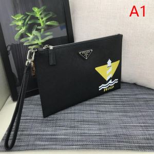 ポーチ 秋冬とれんど新品目立ち プラダ 2020秋冬最重要アイテム PRADA ファッション上級者向け 2色可選