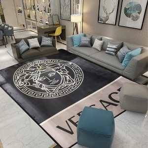 超極細繊維で作られた1枚 ヴェルサーチVERSACE 2020年の春夏に着たい ラグカーペット年中足元を快適にしてくれる