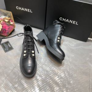 CHANEL おしゃれ感度が高い秋冬トレンド シャネル 先取り 20202020秋冬ファッション レザーブーツ