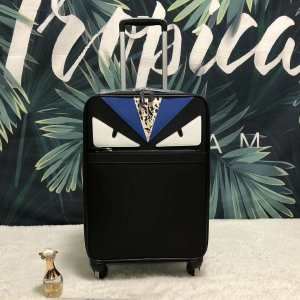 フェンディ FENDI 2020年最新ファッション スーツケース すごく稀少カラー やっと見つけた国内即発