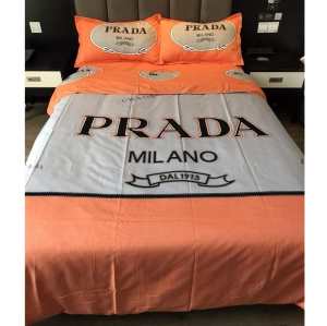 PRADA 寝具4点セット 人気ファッション雑誌でも掲載 プラダ 最速2020秋冬トレンドブランド