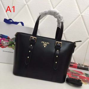 流行ファッション 大人の可愛さを引き立て プラダ PRADA ハンドバッグ 4色可選