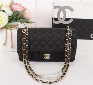 コレクション レディースバッグ 争奪戦必至 シャネル CHANEL 注目度が上昇中