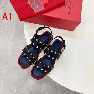 サンダル 3色可選 2020春夏人気トレンドアイテム 海外セレブは大人気 ヴァレンティノ VALENTINO