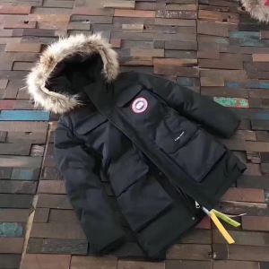 【新アイテム】 2020秋冬 カナダグース Canada Goose ダウンジャケット 3色可選