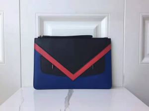 耐久性が高く丈夫人気ランキング フェンディ秋冬コーデに抜け感おすすめ FENDI ハンドバッグ 20202020年秋冬シーズンの新作