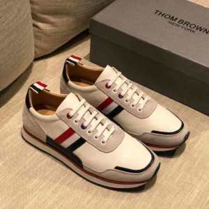 ランニングシューズ 絶対おさえるべきカラーと最新 トムブラウン やっぱり優しい色 THOM BROWNE 最新秋冬トレンドをチェック202020秋冬