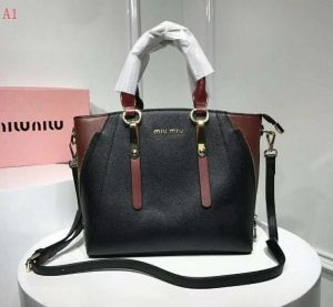 個性的なモデル 定番品質保証 超定番人気 ミュウミュウ MIUMIU トートバッグ 4色可選
