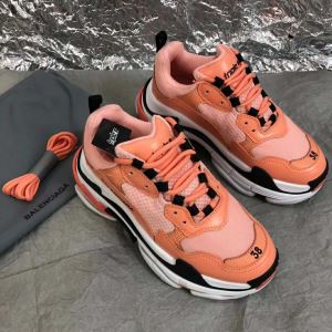 のトレンドアイテム バレンシアガ BALENCIAGA ランニングシューズ 春夏シンプルファッションでOK