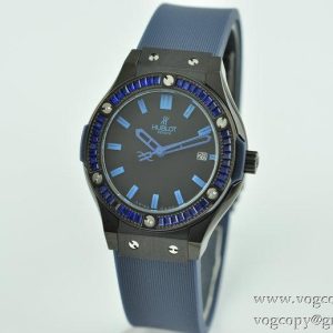 日本製クオーツ 3針クロノグラフ Hublotウブロ 女性用腕時計 日付表示 ダイヤベゼル 34MM ブラック ラバー