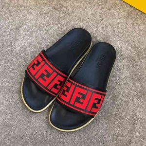 流行ファッション サンダル デザイン抜群のアイテム フェンディ FENDI トレンド感があって涼しげ