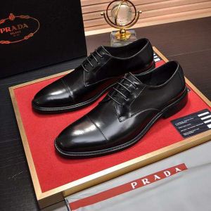ファッション ビジネスシューズ すごく稀少カラープラダ PRADA 完売在庫確保