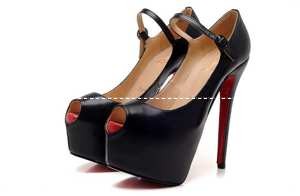 独特な雰囲気あるChristian Louboutinクリスチャンルブタンレディース 大活躍サンダル