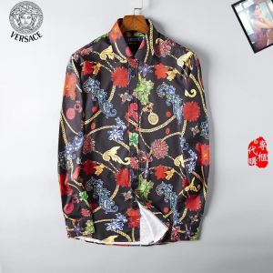 今期のトレンド定番アイテムVERSACE 2020春夏トレンドアイテム シャツ ヴェルサーチ