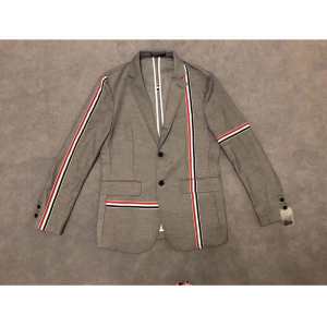 2020秋、イチオシ上品 トムブラウン THOM BROWNE スーツ おしゃれさんはいち早く取り