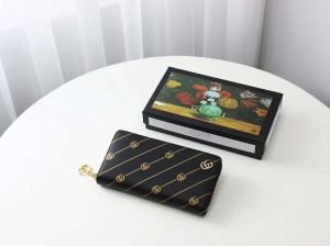 シンプルで大人っぽい印象が素敵 グッチ GUCCI 財布 2020年春夏のトレンド