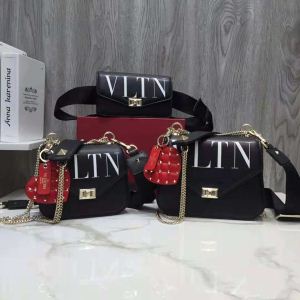 入荷 定番品質保証 主役級のアイテム VALENTINO ヴァレンティノ ショルダーバッグ
