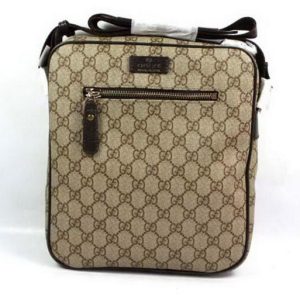 大人気 グッチ GUCCI メンズバッグ GGスプリーム キャンバス メッセンジャーバッグ ‎474137 K5RLN 1095 ブラック カーキ GGロゴ入り