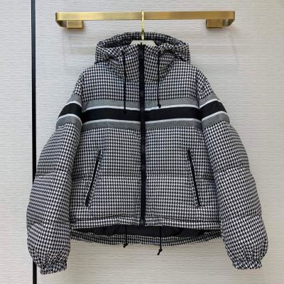 FENDI フェンデイ 綿服/ダウンジャケット 入手困難 アグレッシブな行動を支える