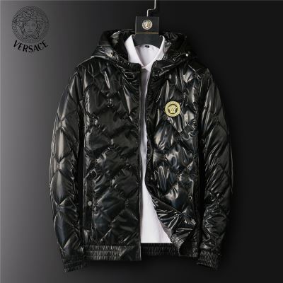 VERSACE ヴェルサーチェ 綿服/ダウンジャケット 着心地 の良い 贈り物にも◎