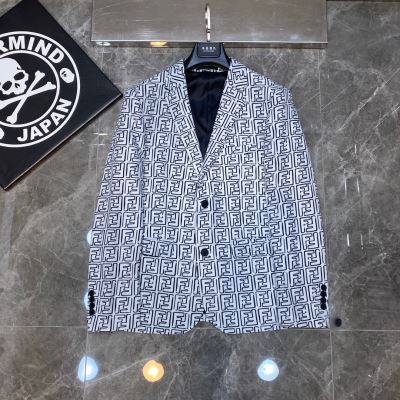 FENDI フェンデイ 綿服/ダウンジャケット 目を引 人気商品