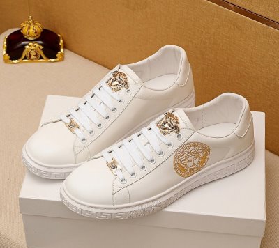 カジュアルシューズ/スニーカー ヴェルサーチ VERSACE 今年も人気 販売店舗限定モデル