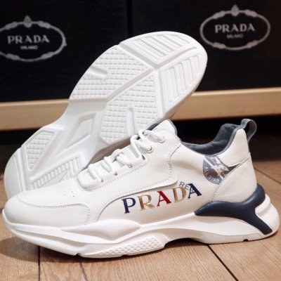 カジュアルシューズ/スニーカー プラダ PRADA スニーカー 人気確定 完売必須☆お早めに