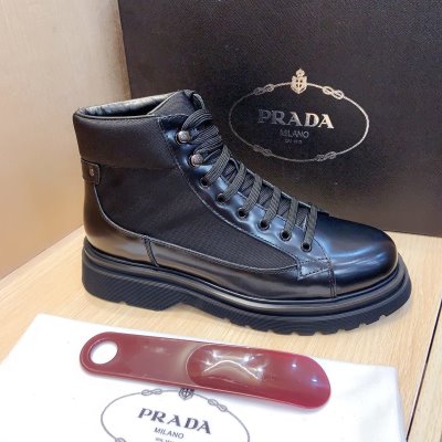 カジュアルシューズ/スニーカー プラダ PRADA スニーカー 今年も人気 激レア 入手困難